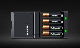 Спестете пари и опазвайте околната среда с Duracell CEF27 Зарядно устройство за батерии и включените батерии R6/AA и R03/AAA - налични в BATERIIKI.COM